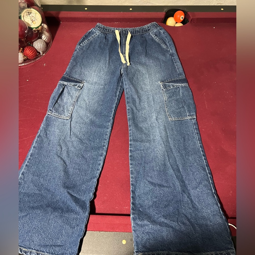 Cargo pants size M new never worn